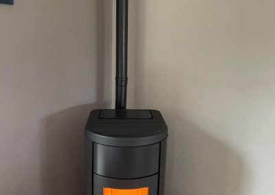 Ravelli natural 9kw avec sa sortie de flux d'air supérieur